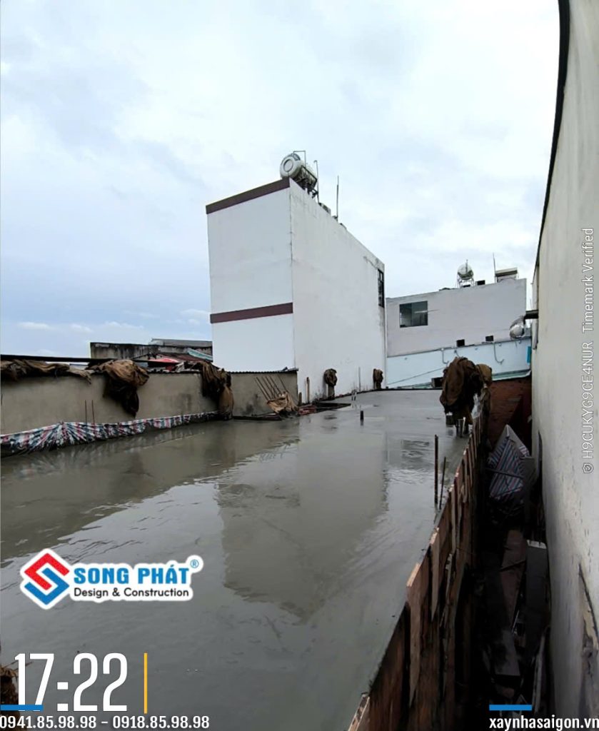 29/08 đổ bê tông dầm sàn lầu 1.
