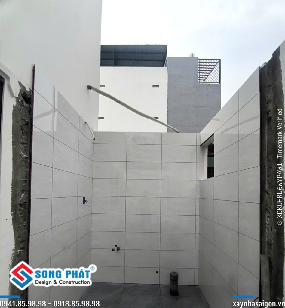 27/07 thi công ốp lát gạch.