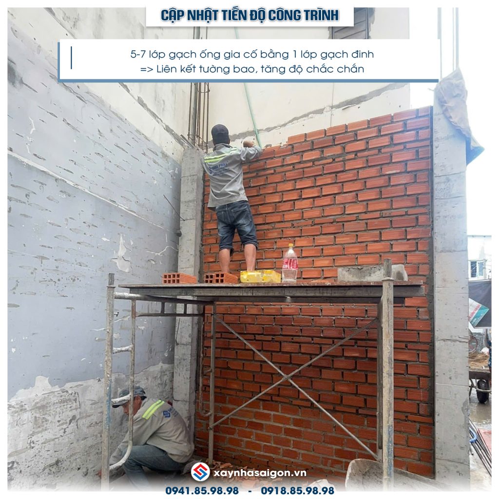 04/09 xây tường bao tầng trệt.