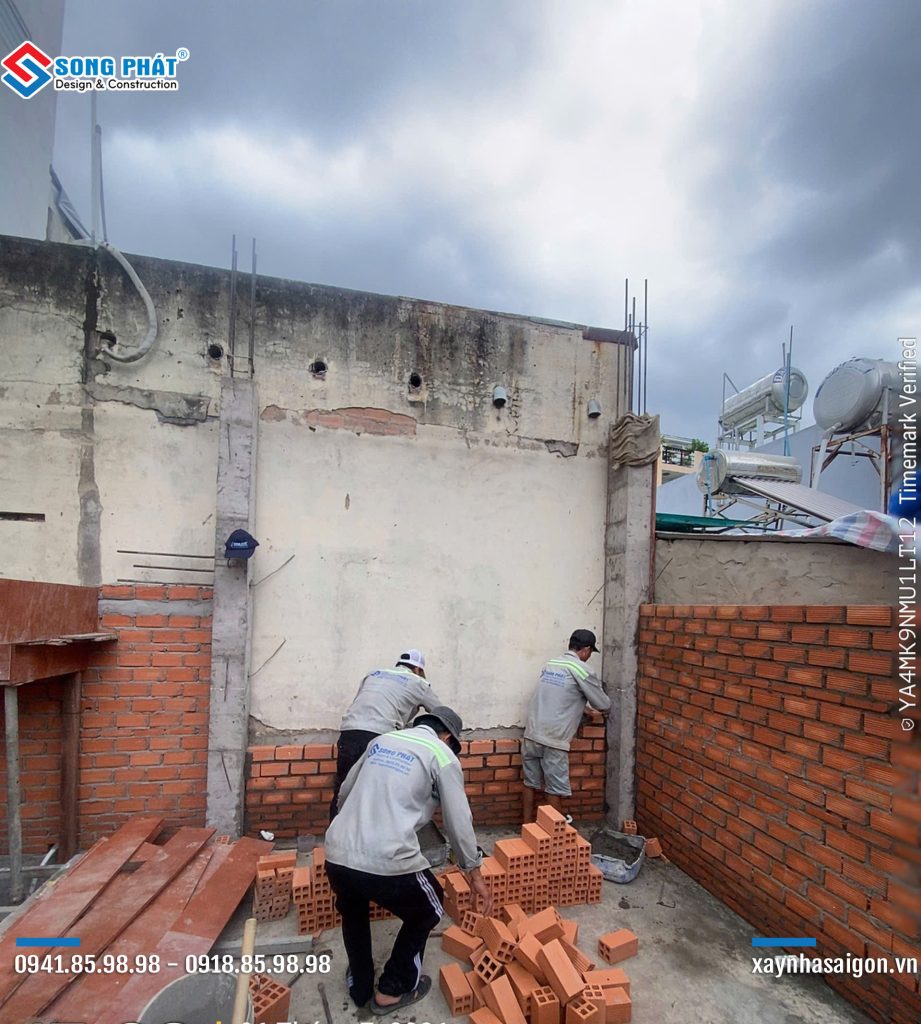 06/07 xây tường bao lầu 1.