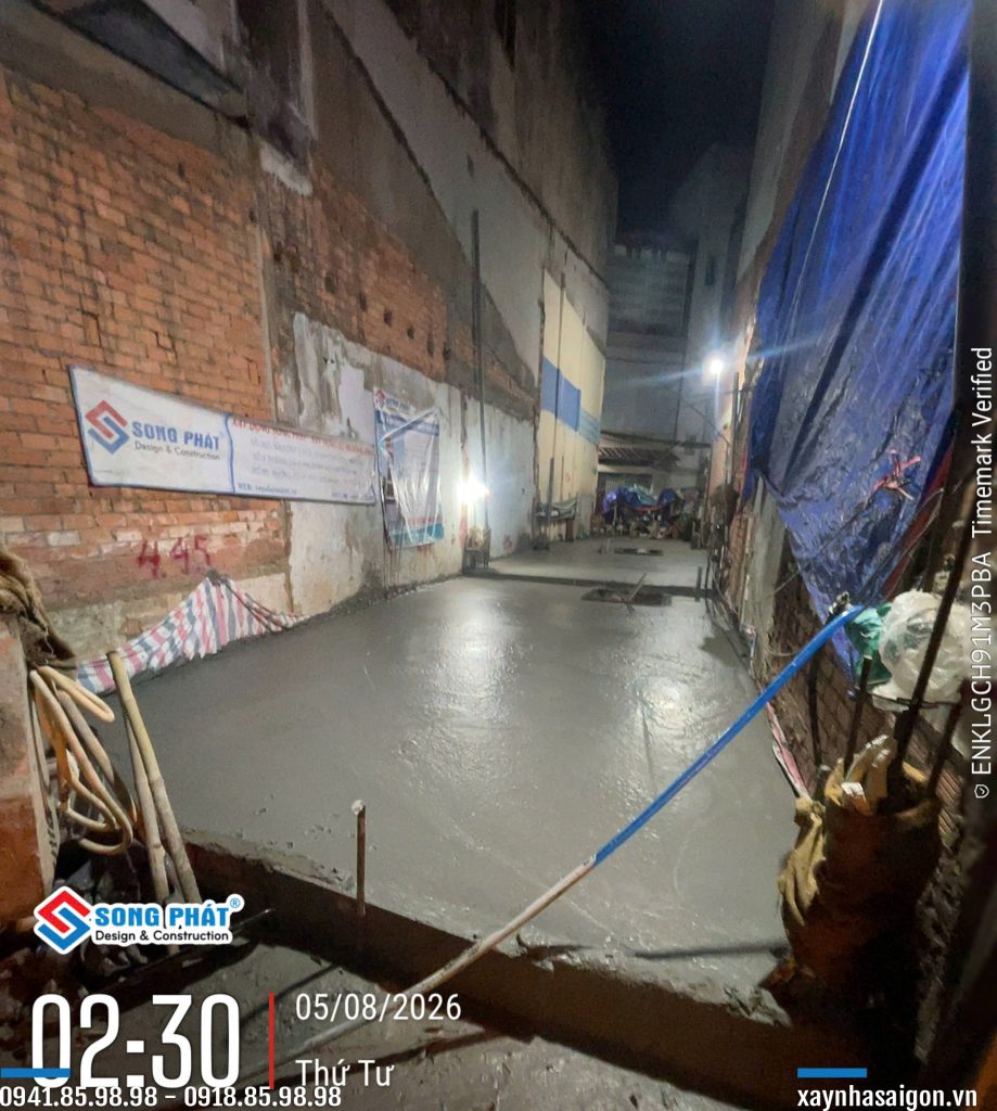 04/08 đổ bê tông móng + sàn trệt.