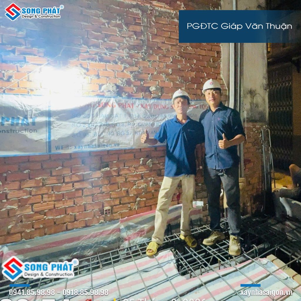 Đội ngũ Song Phát nghiệm thu thép sàn, giám sát quá trình đổ bê tông.