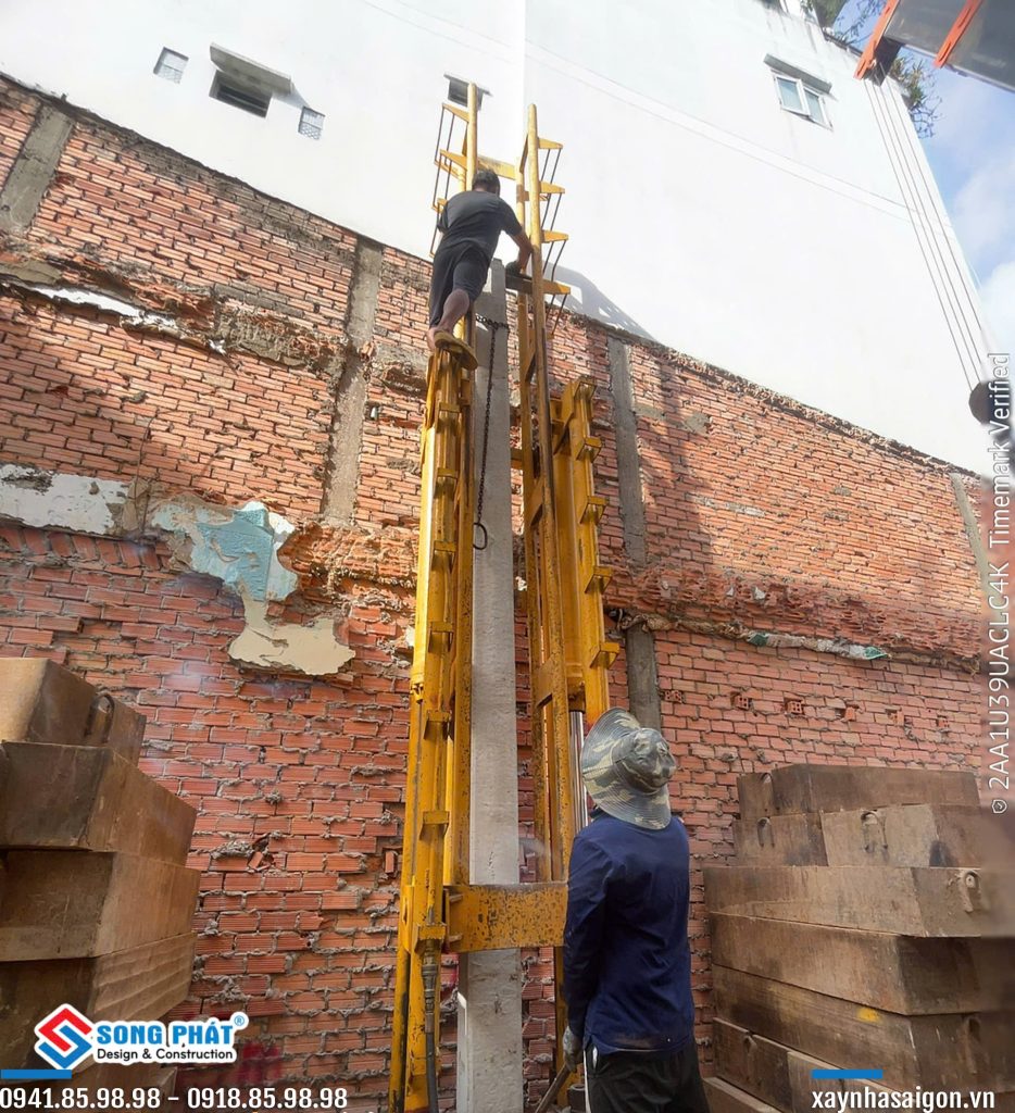 09/07 thi công ép cọc.