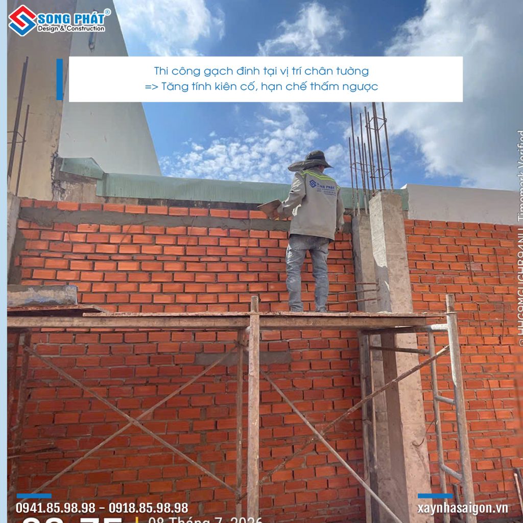 09/07 xây tường bao lầu 1.