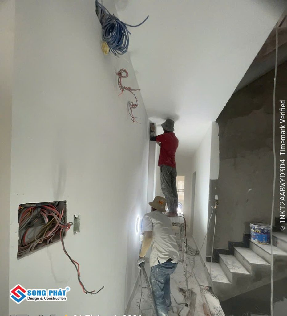 01/06 Xả nhám sảnh lầu 1.