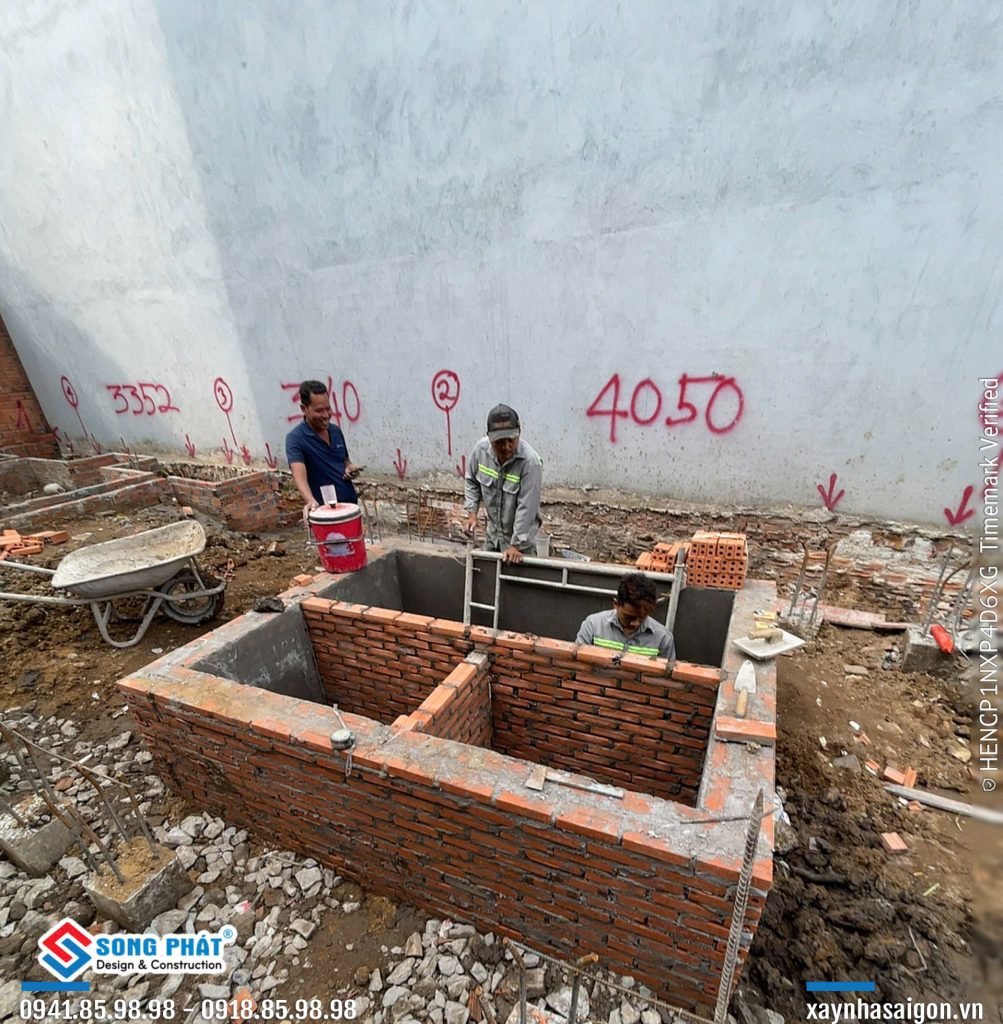 01/06 xây ngăn, tô hầm tự hoại.