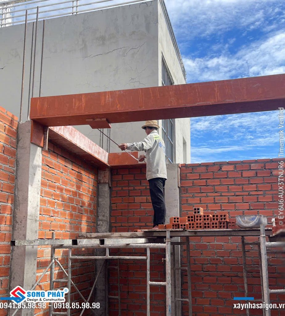 02/06 gia công thép dầm sàn mái.