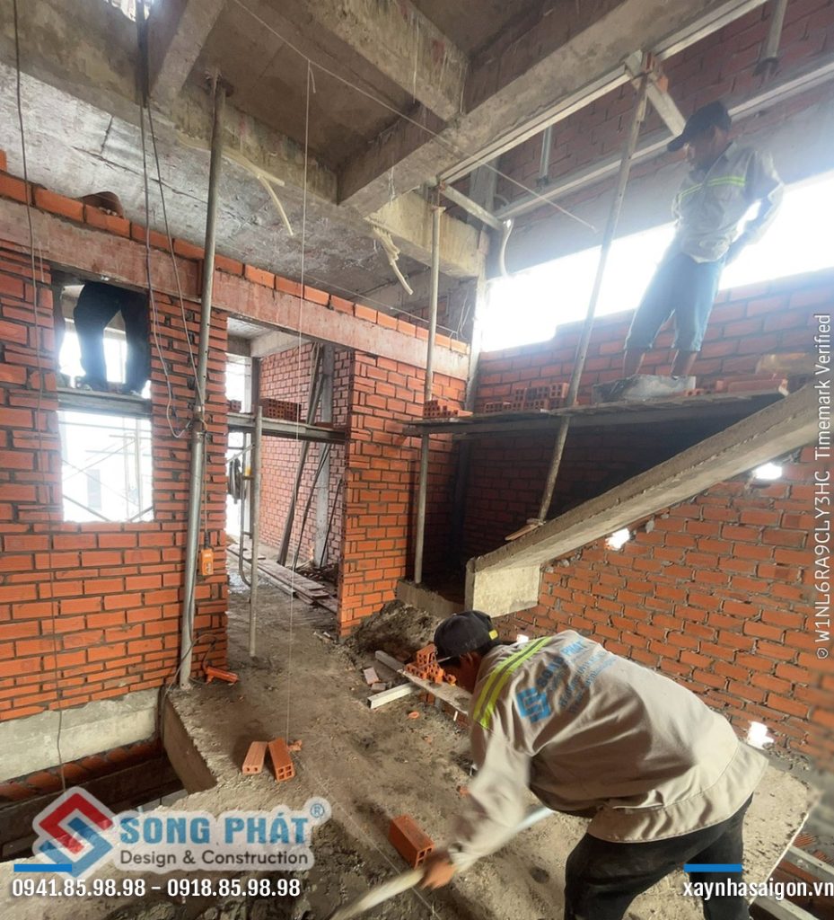 01/06 xây ngăn lầu 1.