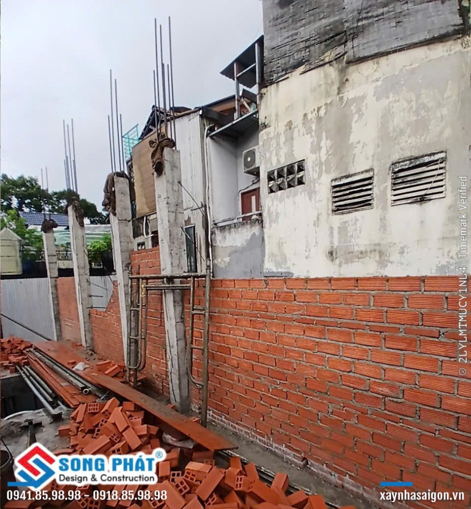 03/06 xây tường bao lầu 2.