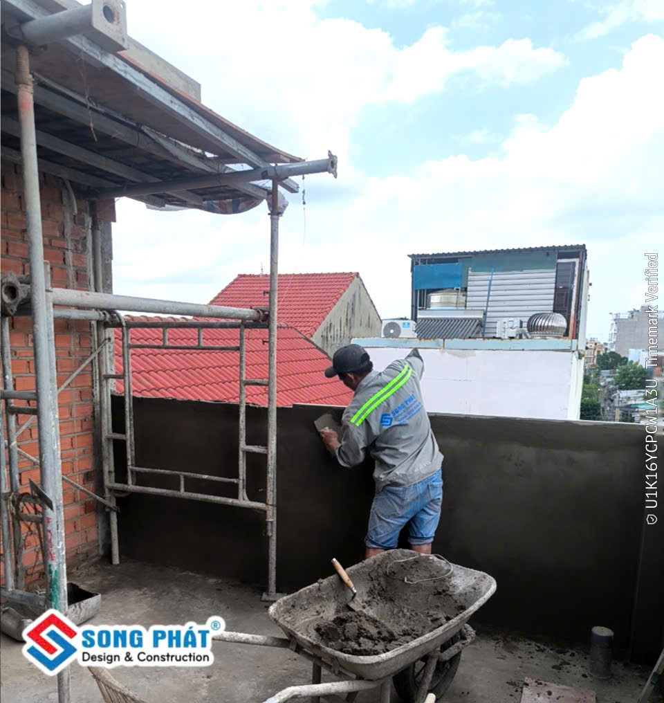 05/06 tô tường bao sân thượng.