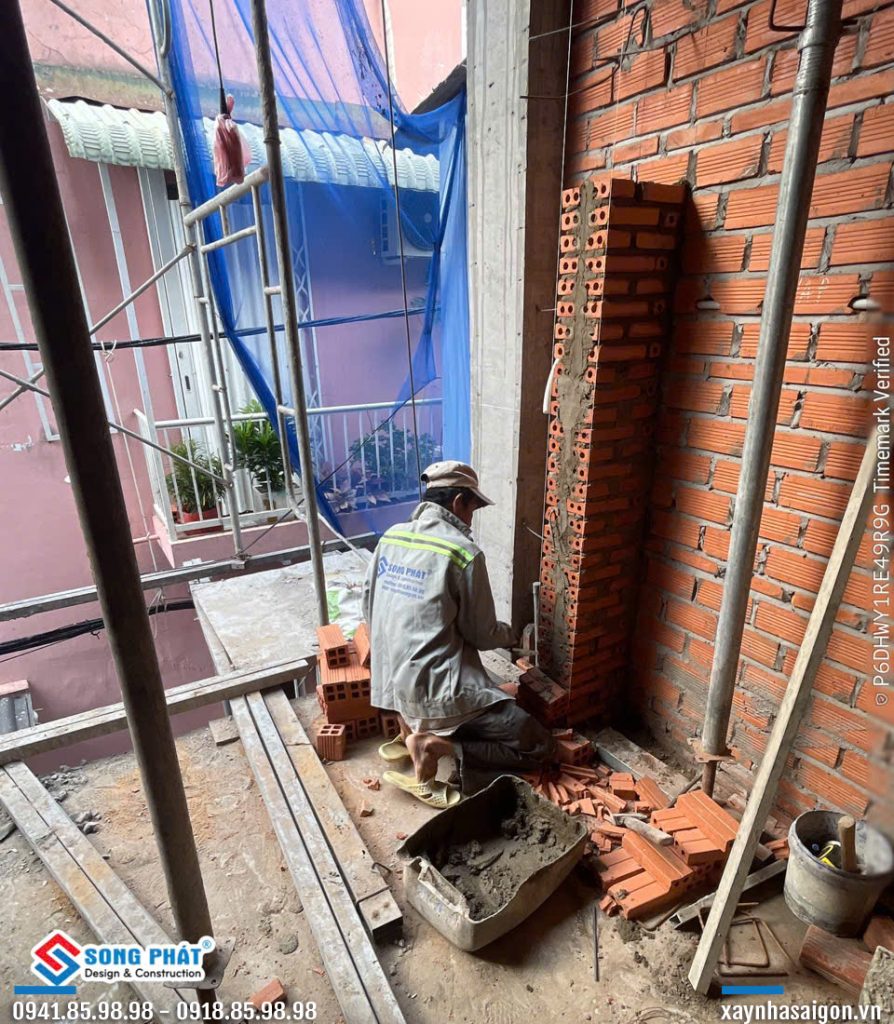 06/06 đổ bổ trụ mặt tiền.