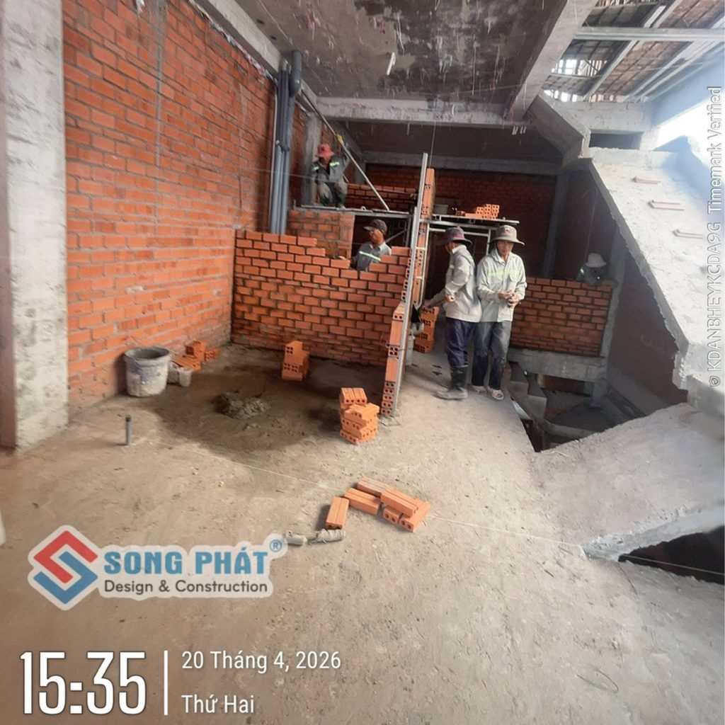 20/04 Thi công xây tường ngăn các lầu