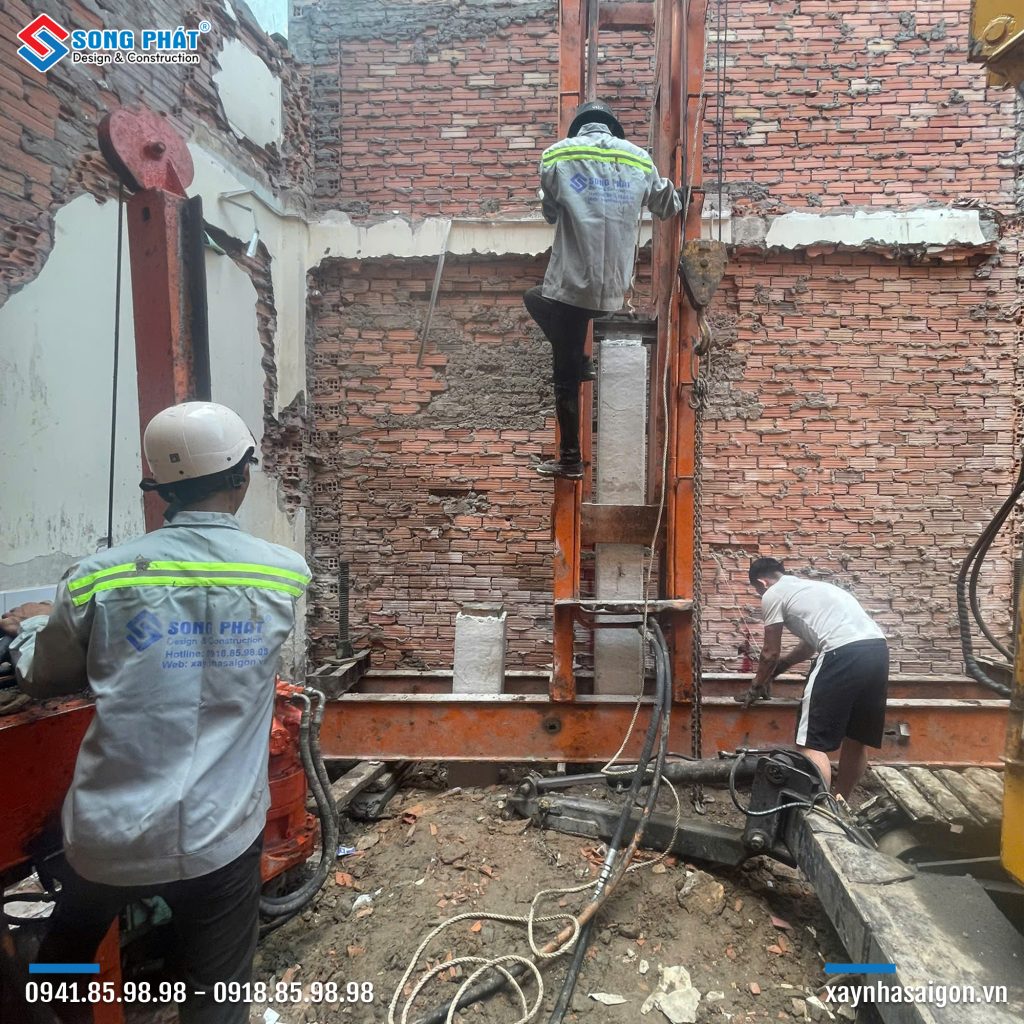 09/03 Thi công ép cọc tải cho toàn bộ công trình