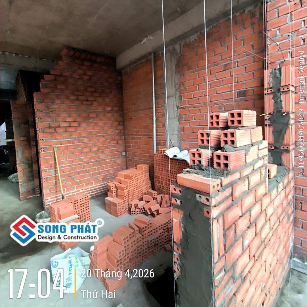 20/04 Xây tường ngăn lầu 1