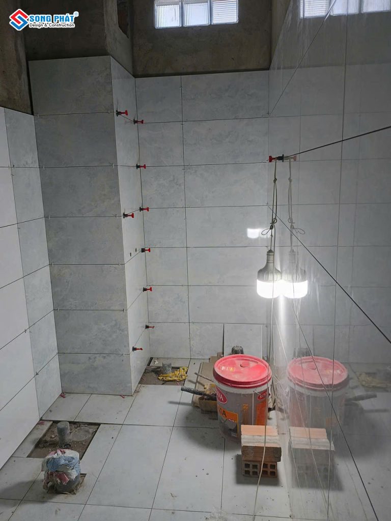 20/04 Ốp lát gạch tường nhà vệ sinh