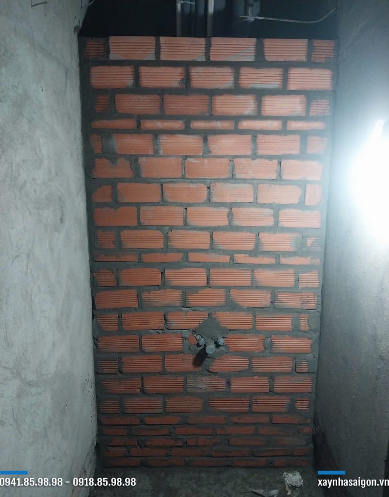10/06 xây tường hộp gen.