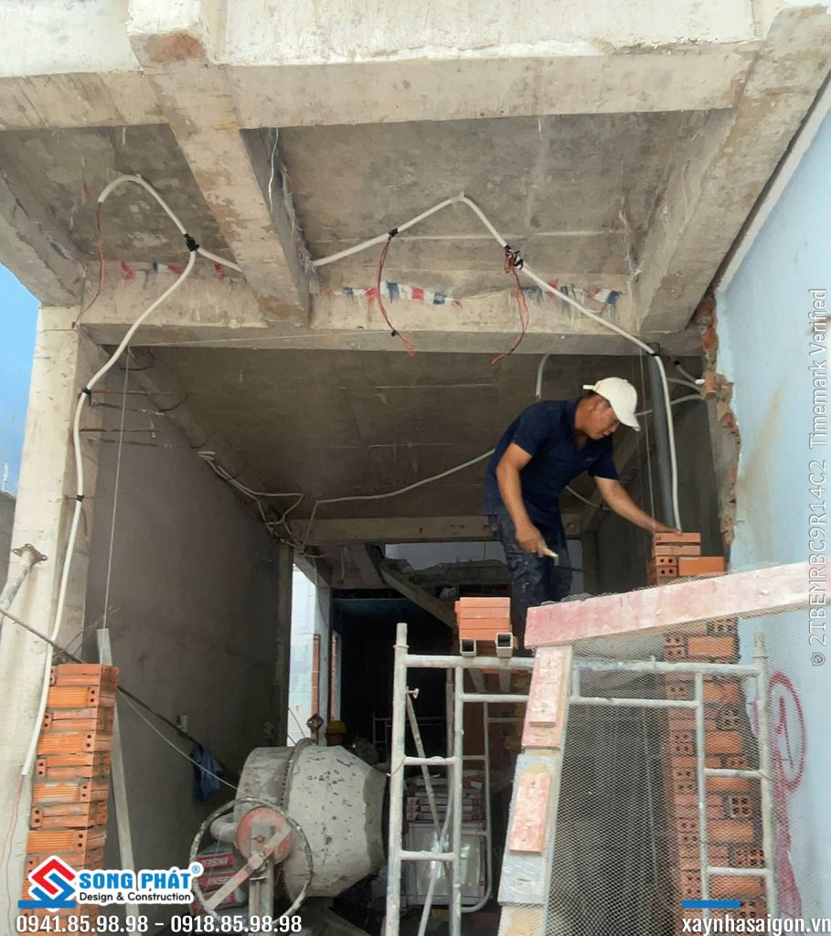 10/06 xây gối cửa mặt tiền.