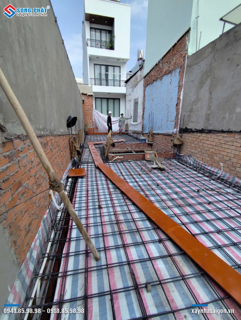 03/04 Hoàn thiện đi thép sàn lầu 1