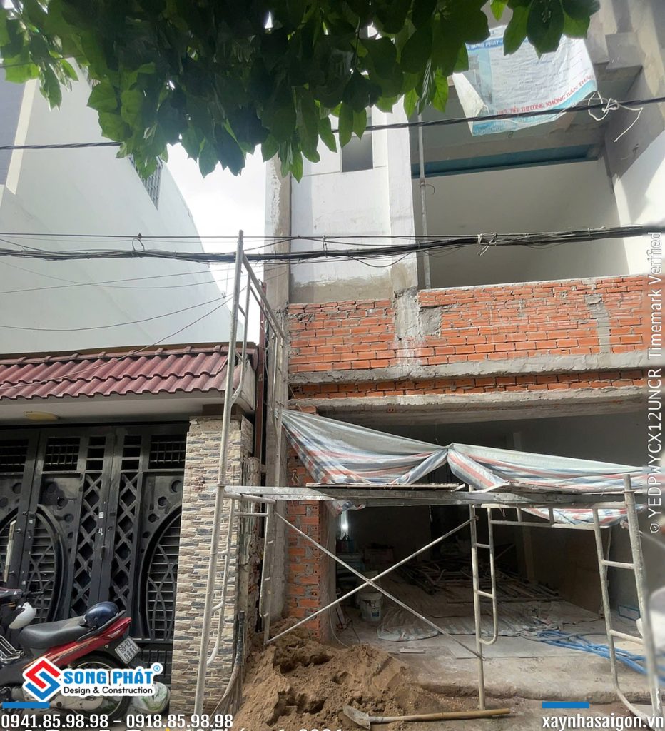 10/06 Tạo chỉ âm và tô đà mặt tiền lầu 2.