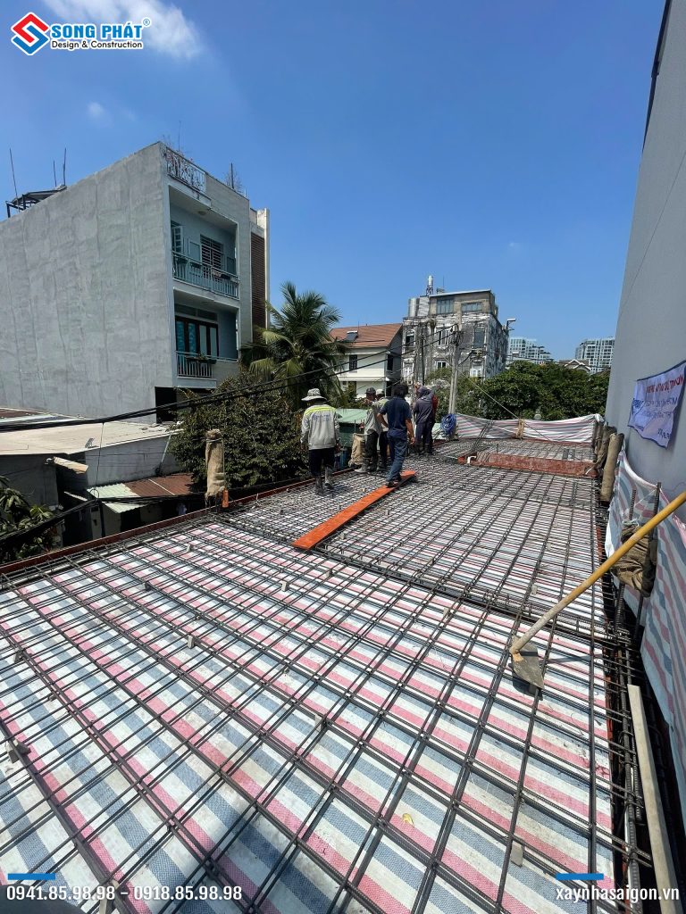 04/04 hoàn thiện đi thép sàn lầu 1