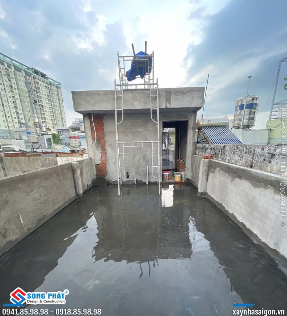12/06 chống thấm sân thượng.