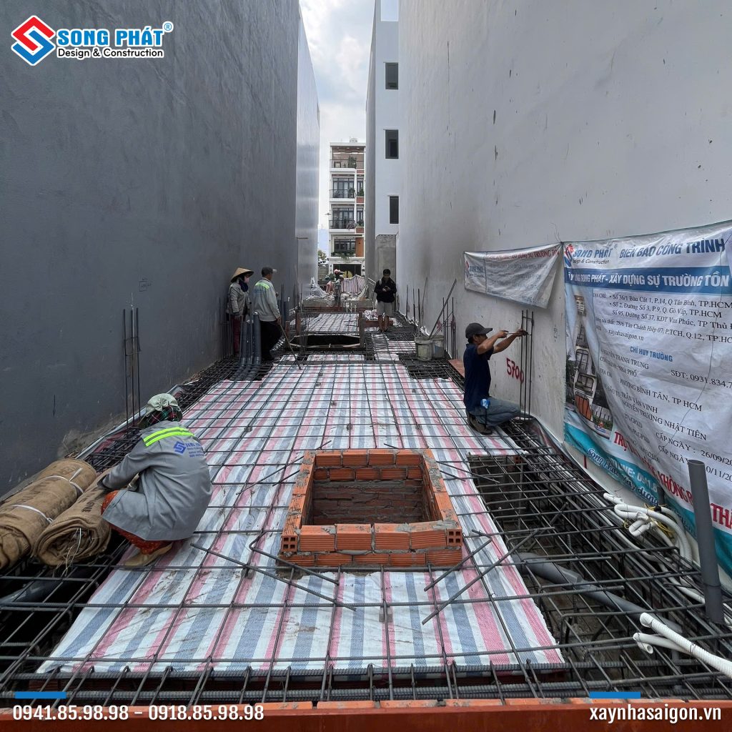 03/04 Hoàn thiện đi thép móng - sàn trệt