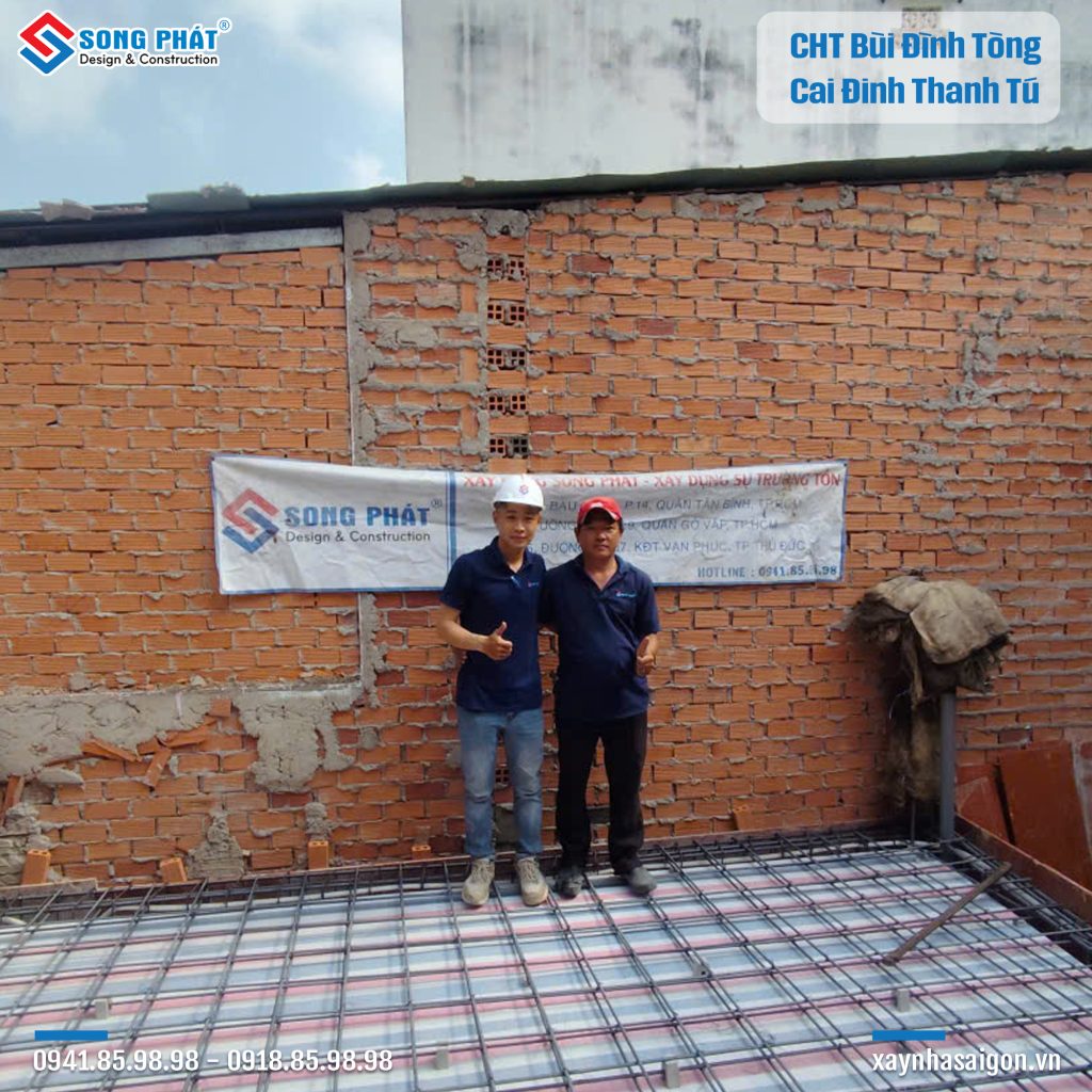 CHT Bùi Đình Tòng và Cai Đinh Thanh Tú nghiệm thu thép sàn, giám sát quá trình đổ bê tông