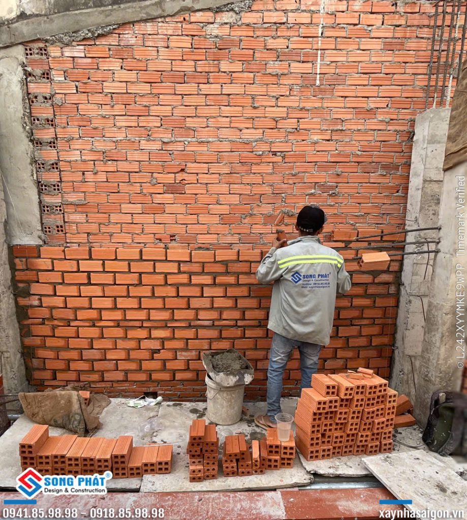 15/06 xây tường bao tầng lửng.