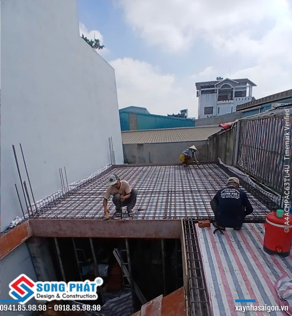 16/06 gia công lắp dựng thép sàn lầu 1.