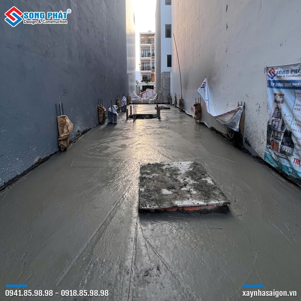 Hoàn thiện đổ bê tông móng - sàn trệt