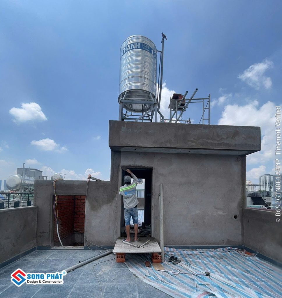 16/06 Xây hộp gen lầu 1 và sân thượng.