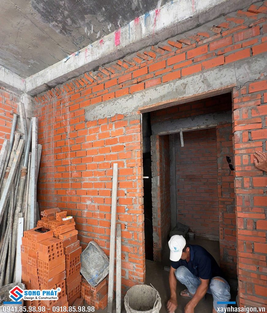 17/06 xây gối cửa mặt tiền lầu 1.