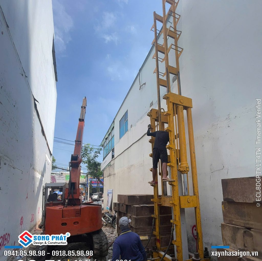 17/06 thi công ép cọc công trình.