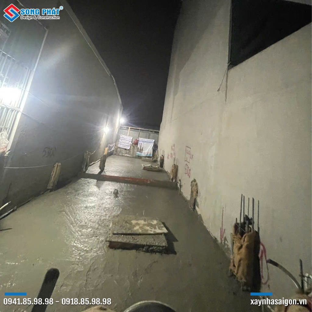 02/04 Hoàn thiện đổ bê tông móng - sàn trệt