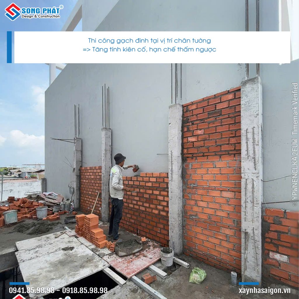 20/06 xây tường bao sân thượng.