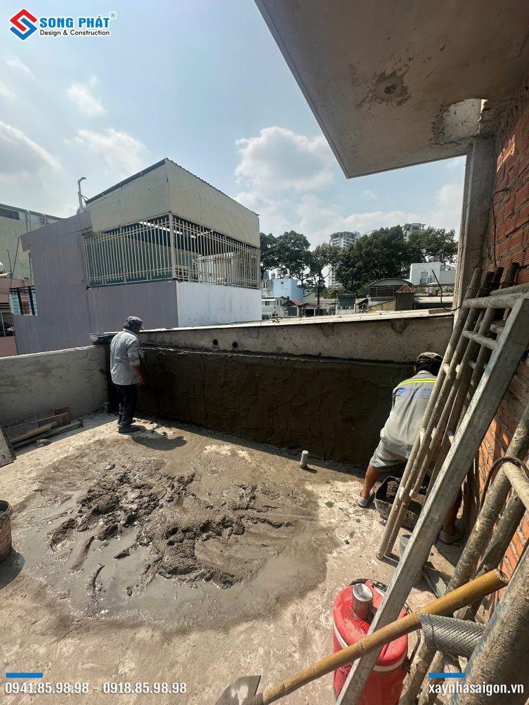 12/04 Tô tường sân thượng