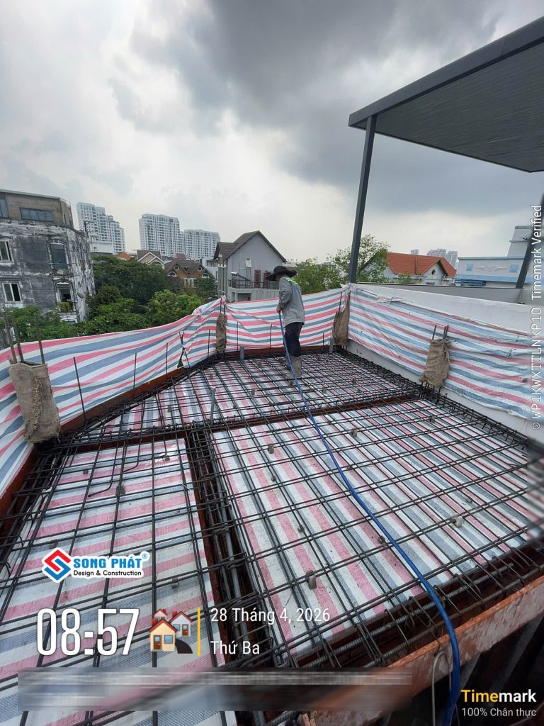 28/05 Hoàn thiện đi thép sàn sân thượng 