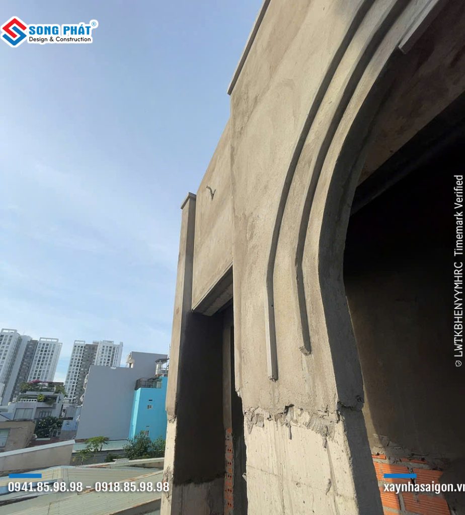 23/06 thi công tô mặt tiền.