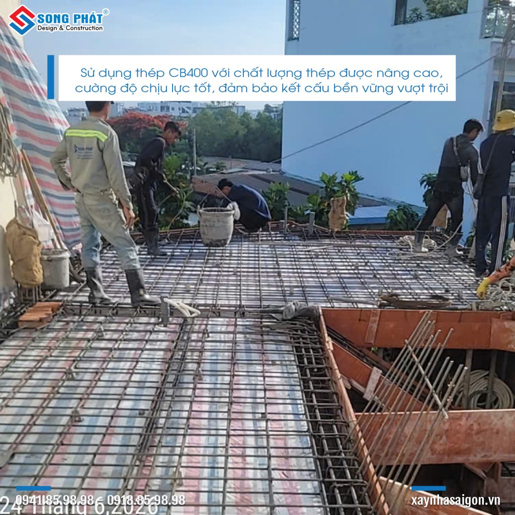 Gia công thép sàn chuẩn bị cho công tác đổ bê tông lầu 2.