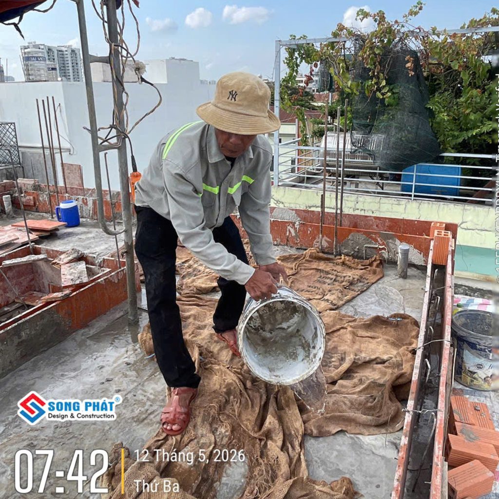 Bao che, tưới ẩm bảo dưỡng bê tông sàn
