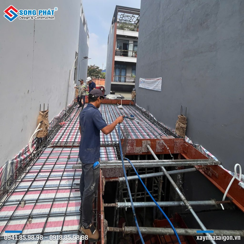 11/04 Hoàn thiện đi thép sàn tầng lửng