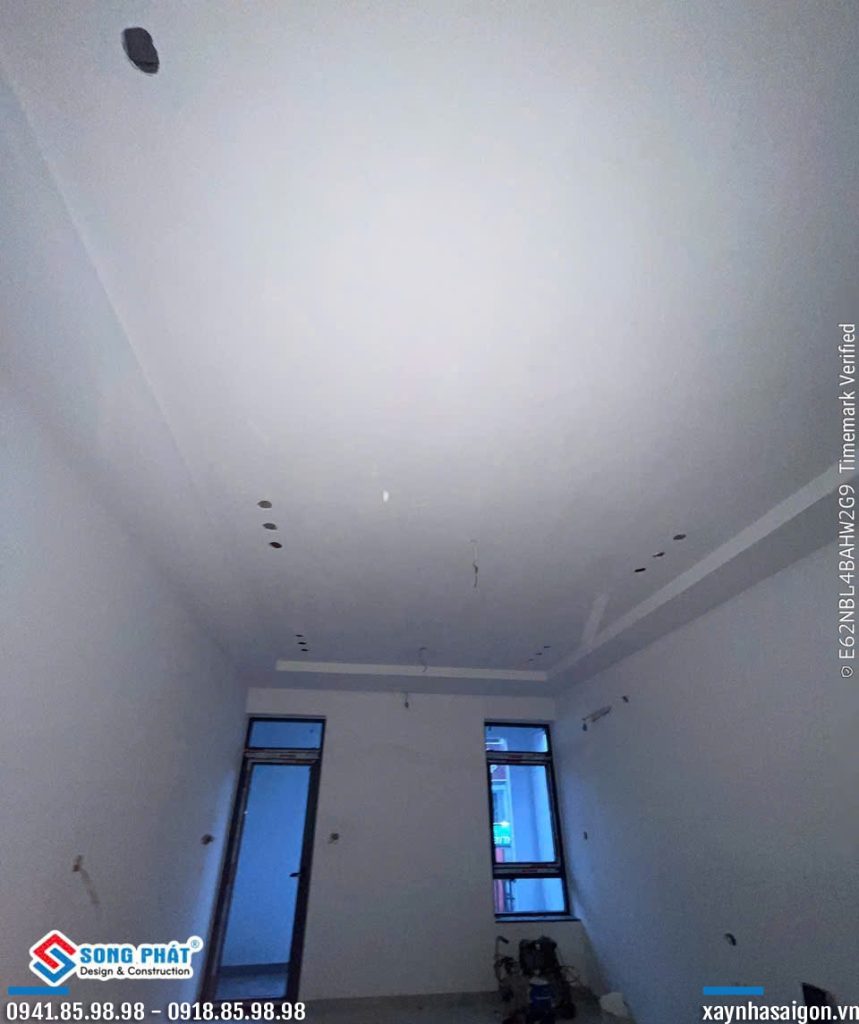 02/07 thi công sơn nước.