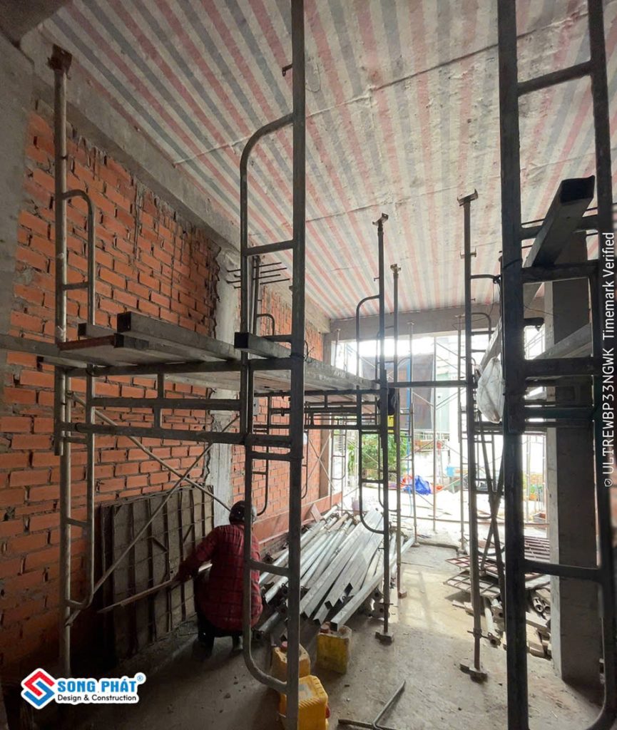 28/05 gia công lắp dựng cốp pha lầu 2.