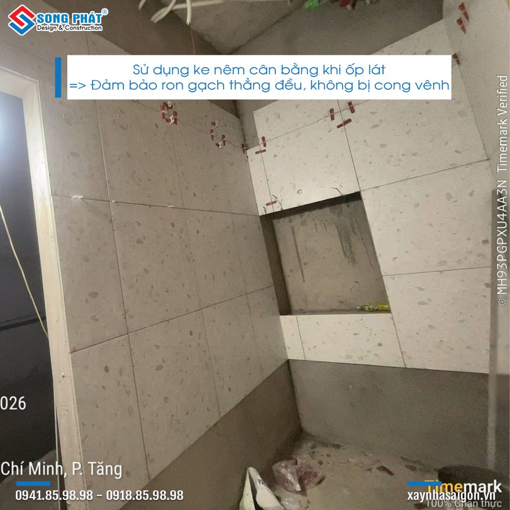28/06 Lát nền phòng sân thượng.