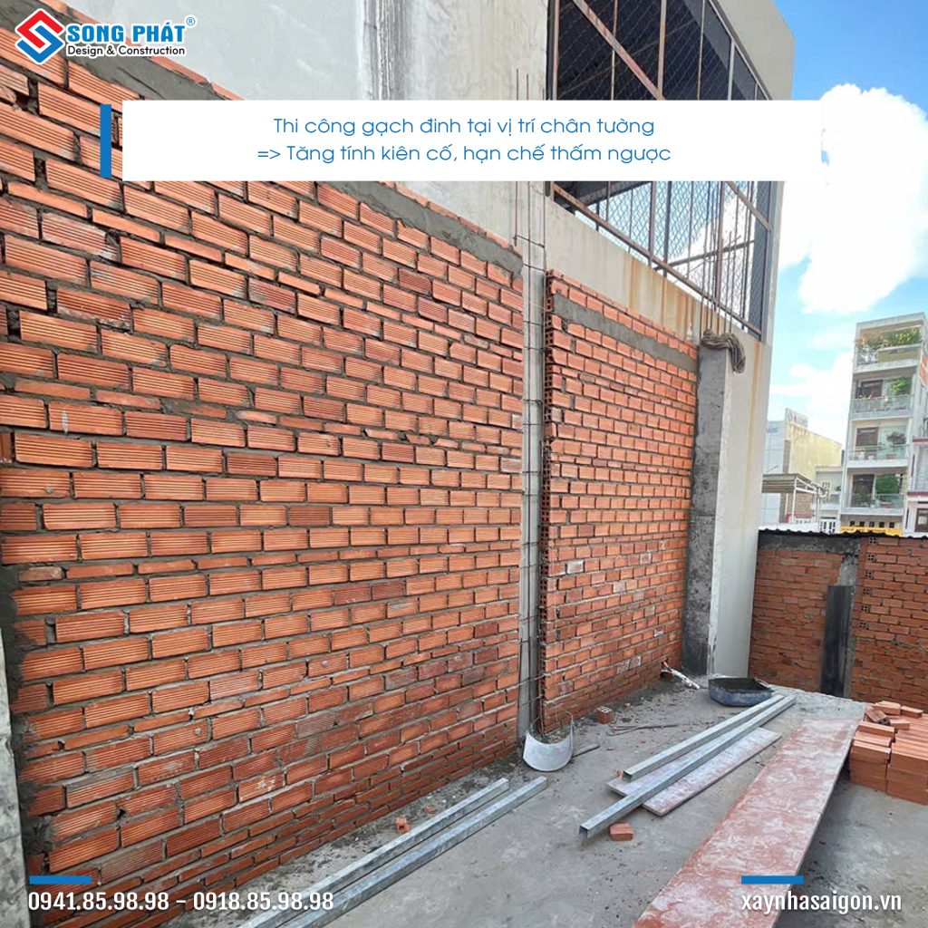 28/06 công tác xây tường bao lầu 1.