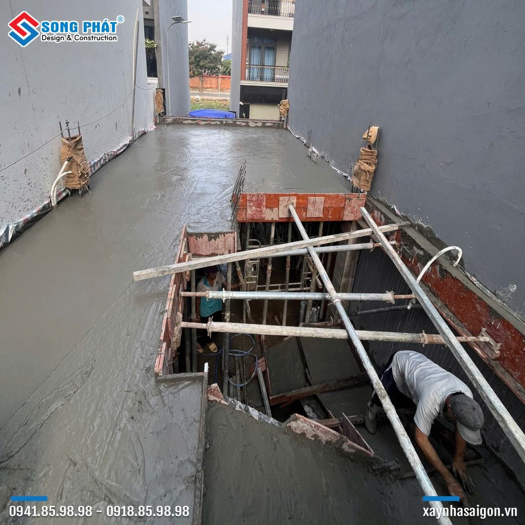 Đổ bê tông sàn lửng