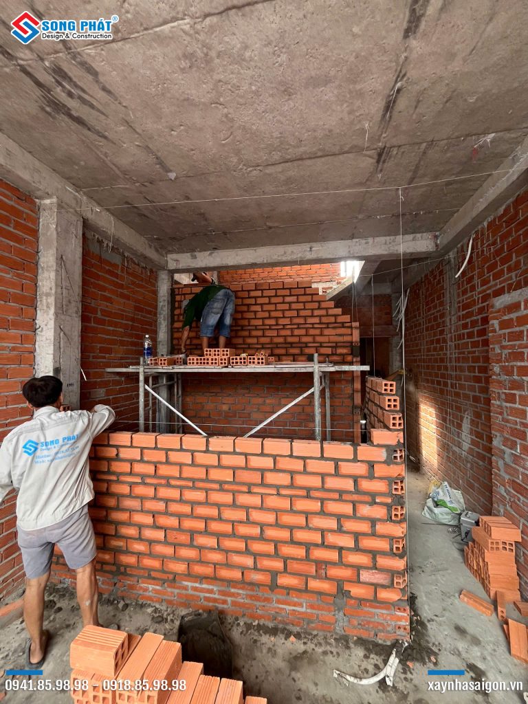 03/03 Xây tường ngăn các lầu 