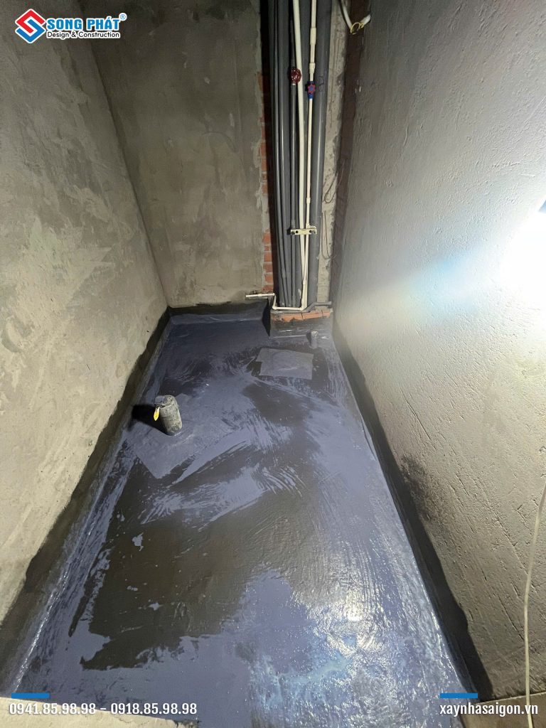 28/03 Thi công chống thấm nhà vệ sinh lầu 1