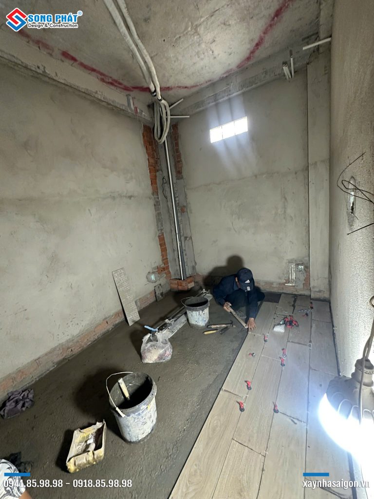 11/04 Ốp gạch phòng ngủ