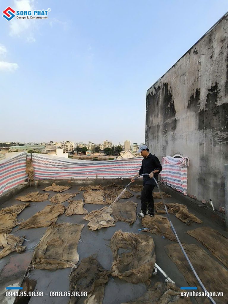 Bao che, tưới ẩm bảo dưỡng bê tông sàn